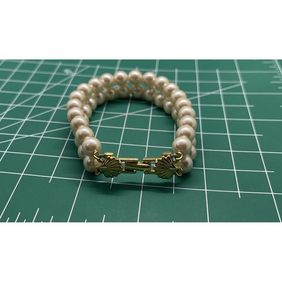 Vintage Richelieu Faux Pearl 2 Strand  Bracelet Gold Tone Chain Signed 7 Inch - Picture 1 of 15